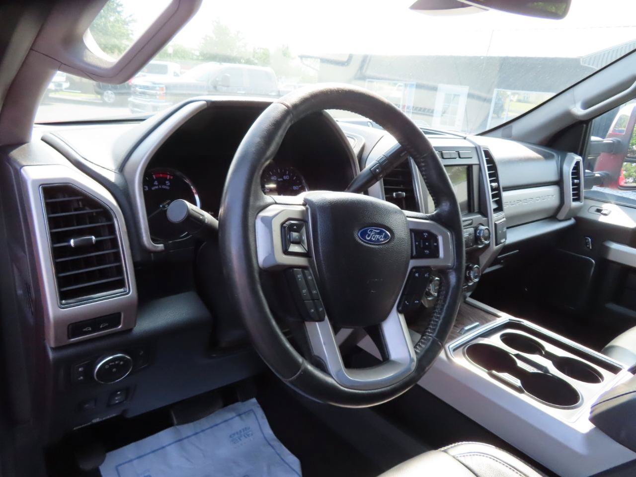 Used 2019 Ford F250 Lariat w/ Lariat Ultimate Package AWD/4WD image 28