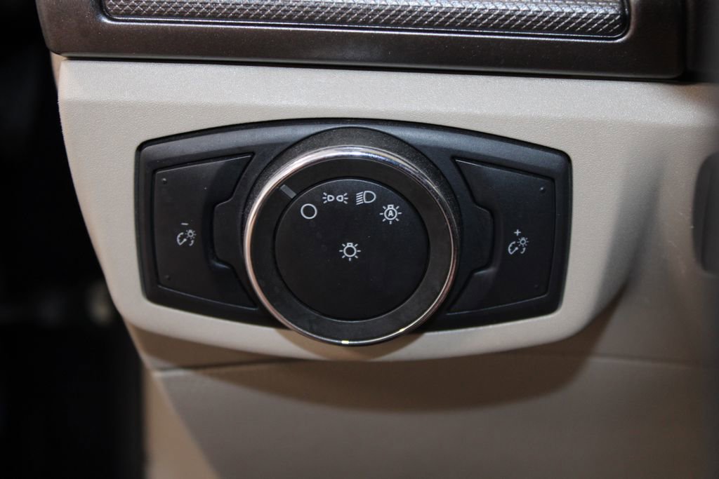 Certified 2020 Ford Fusion SE FWD image 37