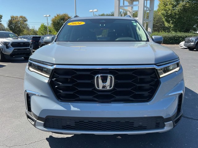 Used 2024 Honda Pilot Touring image 4