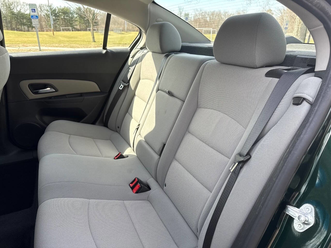 Used 2014 Chevrolet Cruze LT w/ Technology Package image 16