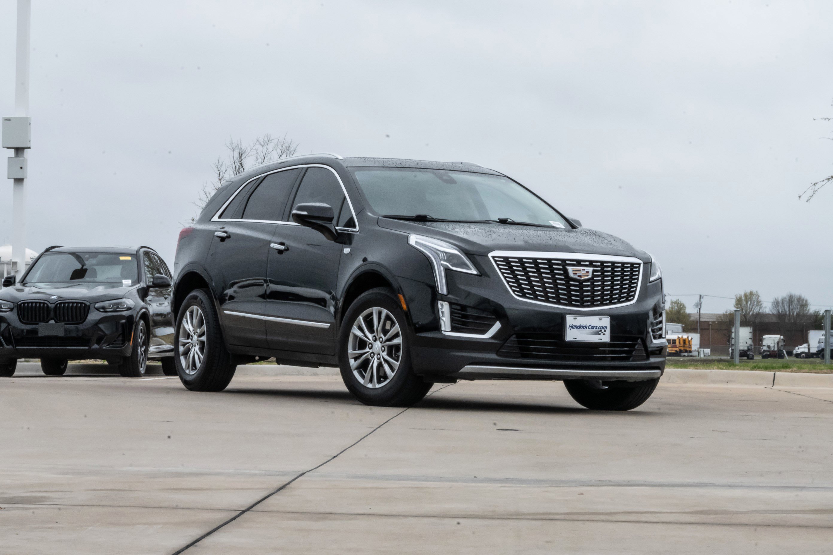 Used 2022 Cadillac XT5 Premium Luxury w/ Technology Package FWD image 2