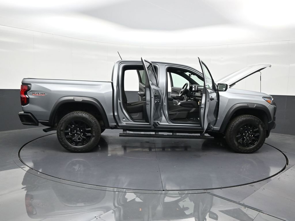 Used 2025 Chevrolet Colorado Trail Boss image 32