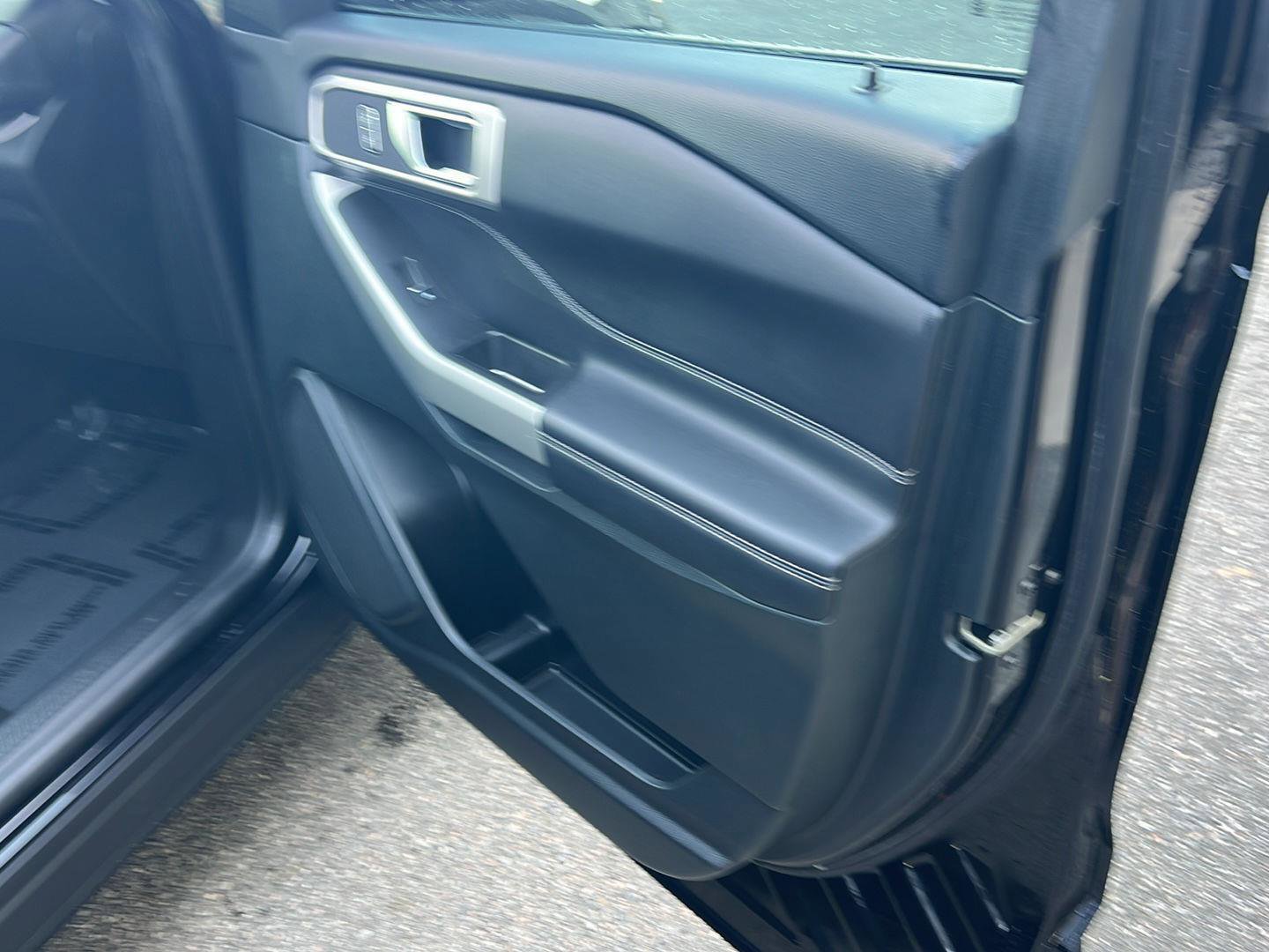 Certified 2023 Ford Explorer XLT RWD image 13
