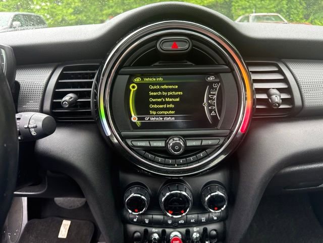 Used 2018 MINI Cooper 4-Door Hardtop FWD image 16