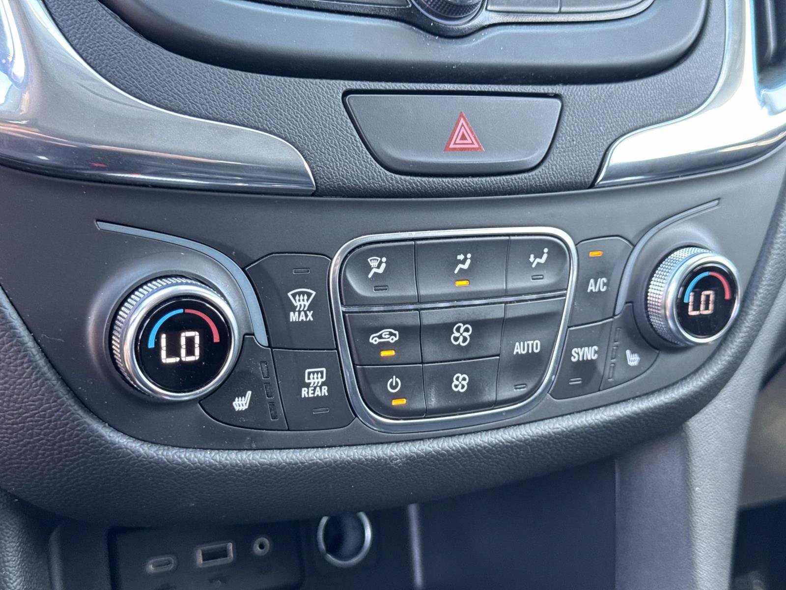 Used 2020 Chevrolet Equinox LT image 15
