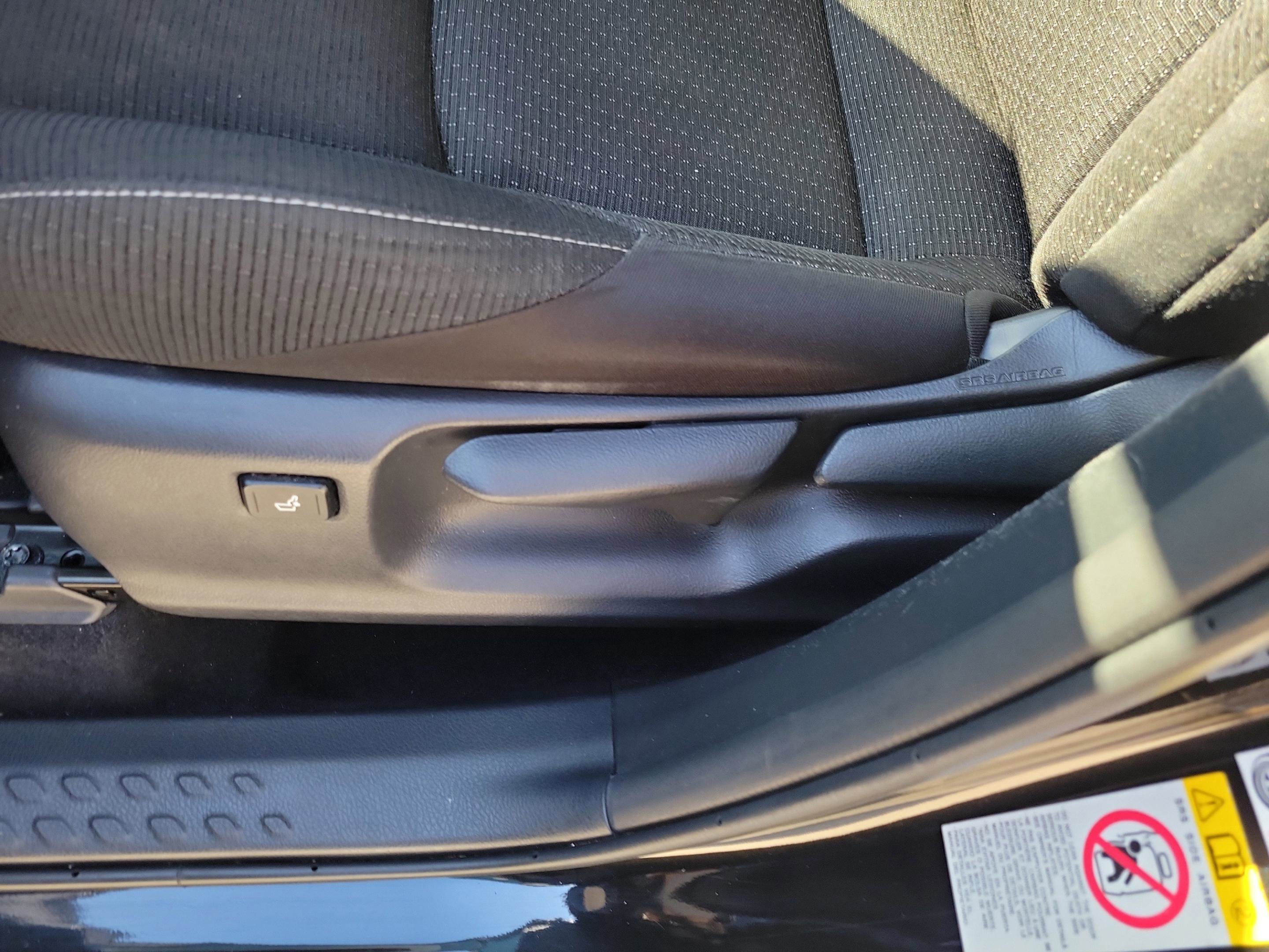 Used 2018 Toyota C-HR XLE FWD image 24