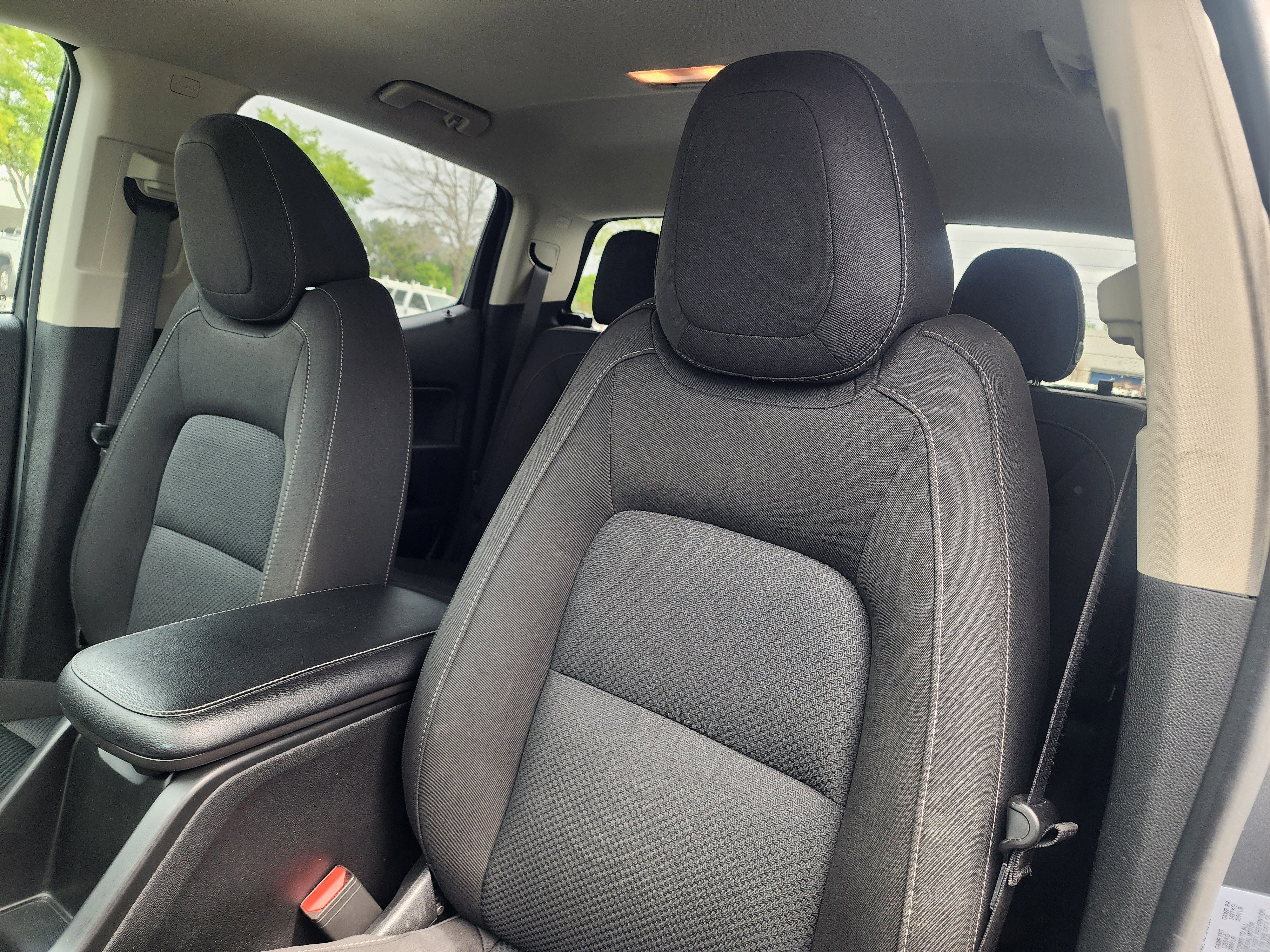 Used 2022 Chevrolet Colorado LT w/ LT Convenience Package image 22