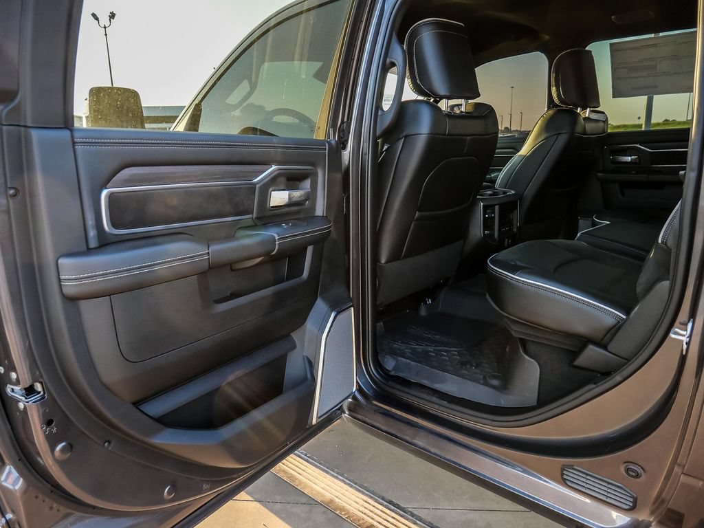 New 2026 RAM 2500 Laramie AWD/4WD image 32