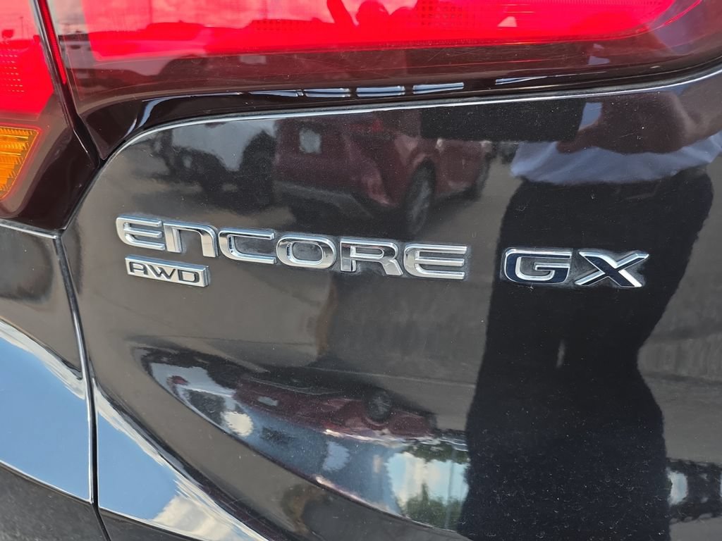 Used 2025 Buick Encore GX Preferred AWD/4WD image 11