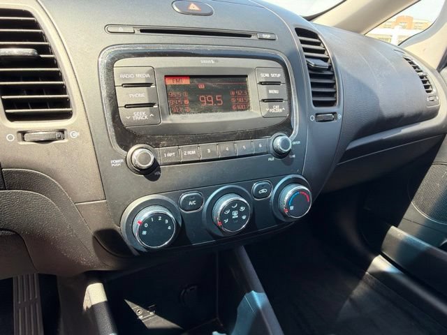 Used 2017 Kia Forte LX FWD image 17