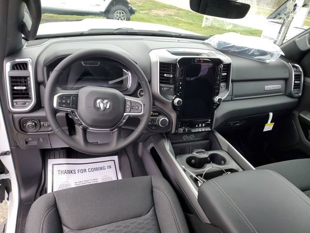 New 2026 RAM 1500 4x4 Crew Cab image 6