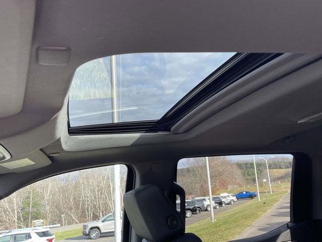 New 2026 GMC Sierra 1500 SLT image 18