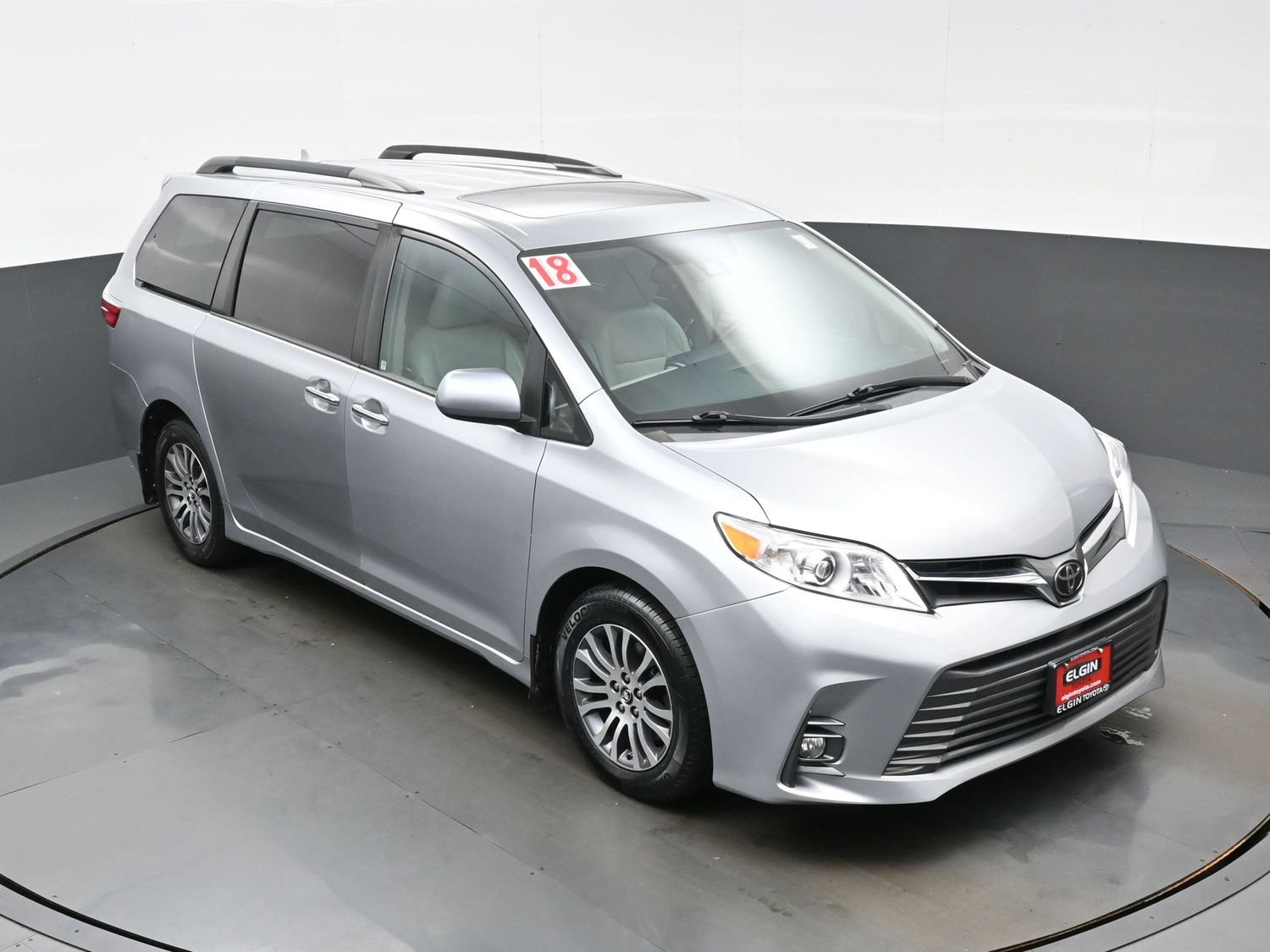 Used 2018 Toyota Sienna XLE FWD image 36