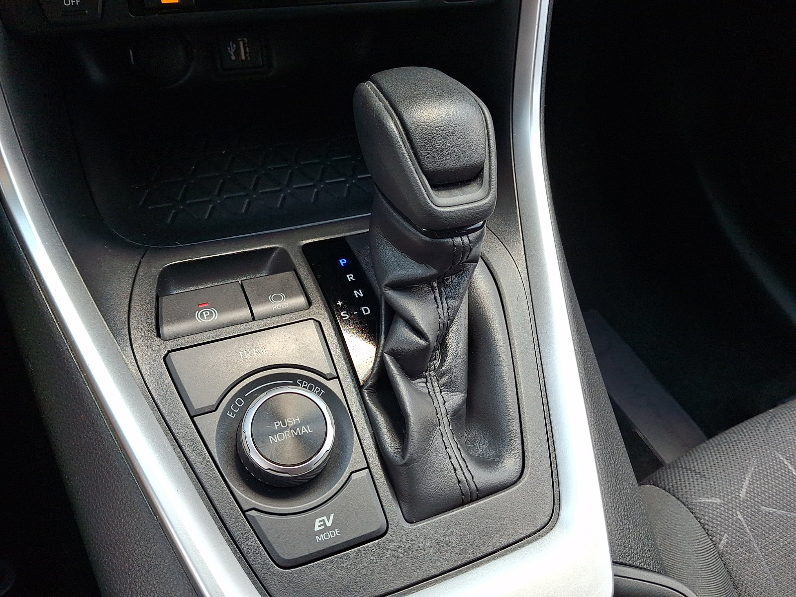 Used 2023 Toyota RAV4 XLE w/ XLE Grade Weather Package AWD/4WD image 13