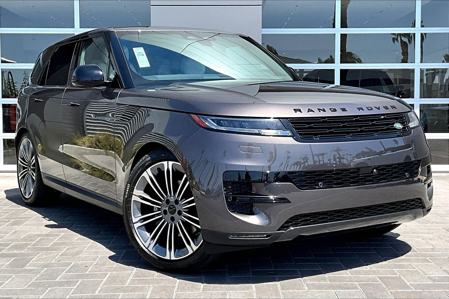 New 2026 Land Rover Range Rover Sport SE image 2