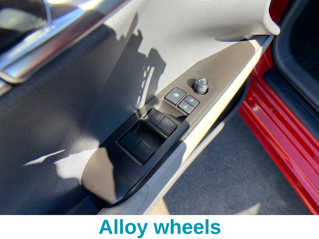 Used 2022 Toyota Camry SE image 13