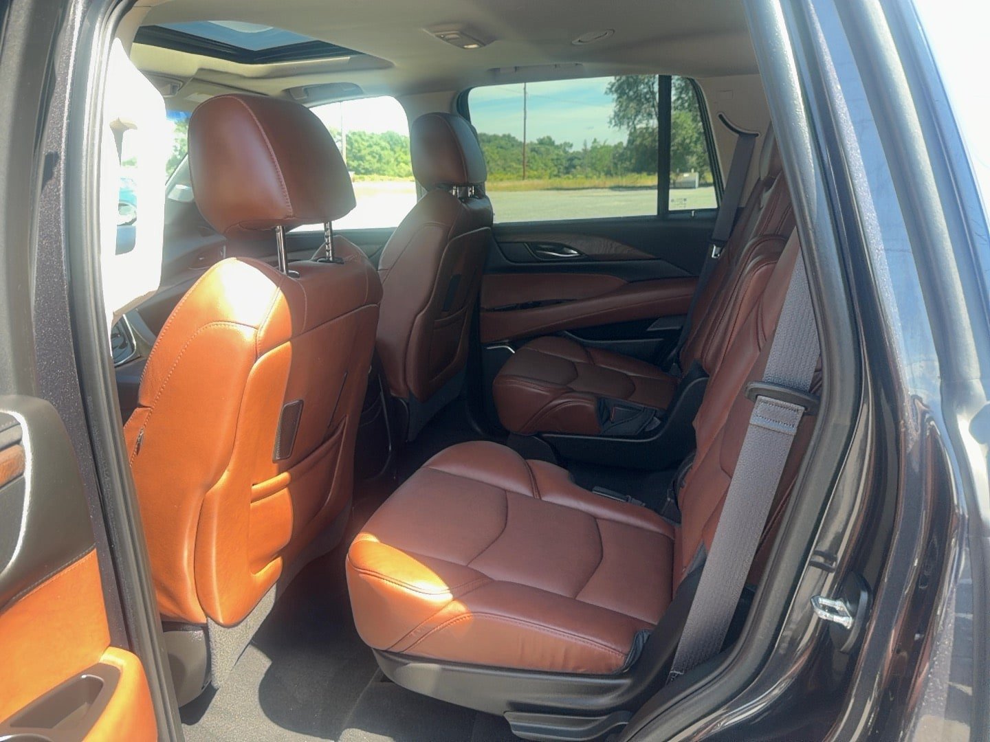 Used 2016 Cadillac Escalade Luxury AWD/4WD image 11