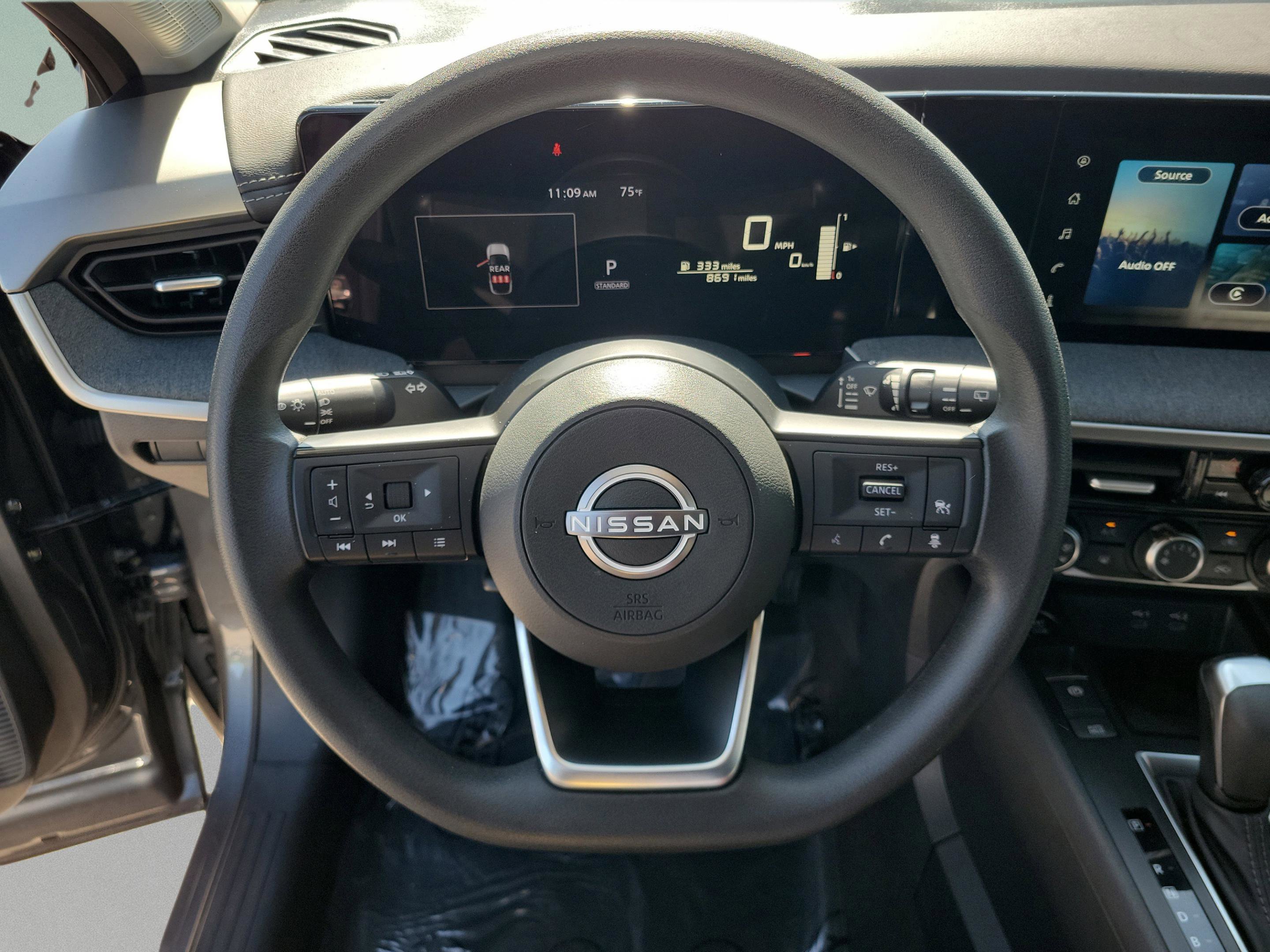 Certified 2025 Nissan Kicks SV image 22