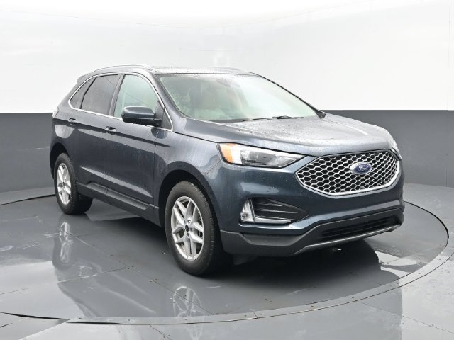 Used 2024 Ford Edge SEL w/ Convenience Package AWD/4WD image 3