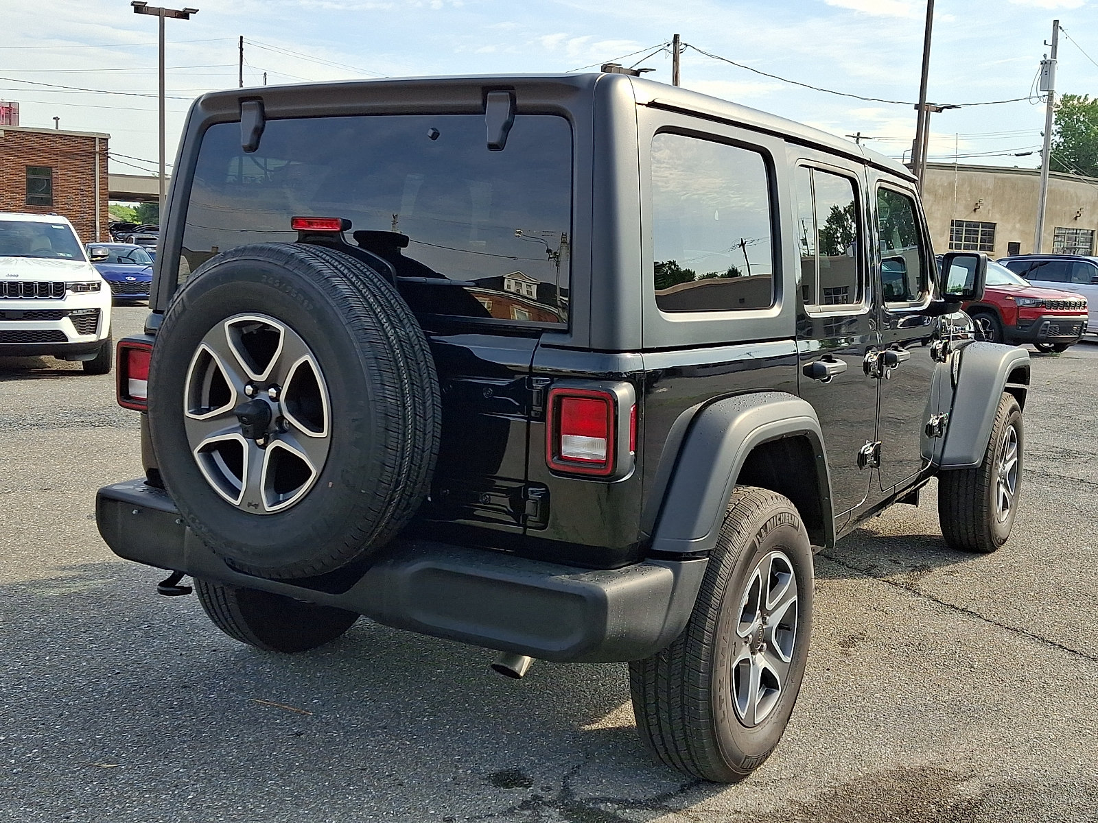 Used 2023 Jeep Wrangler Unlimited Sport AWD/4WD image 6
