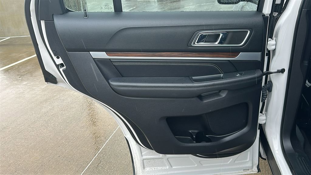 Used 2018 Ford Explorer Limited w/ Equipment Group 301A FWD image 33