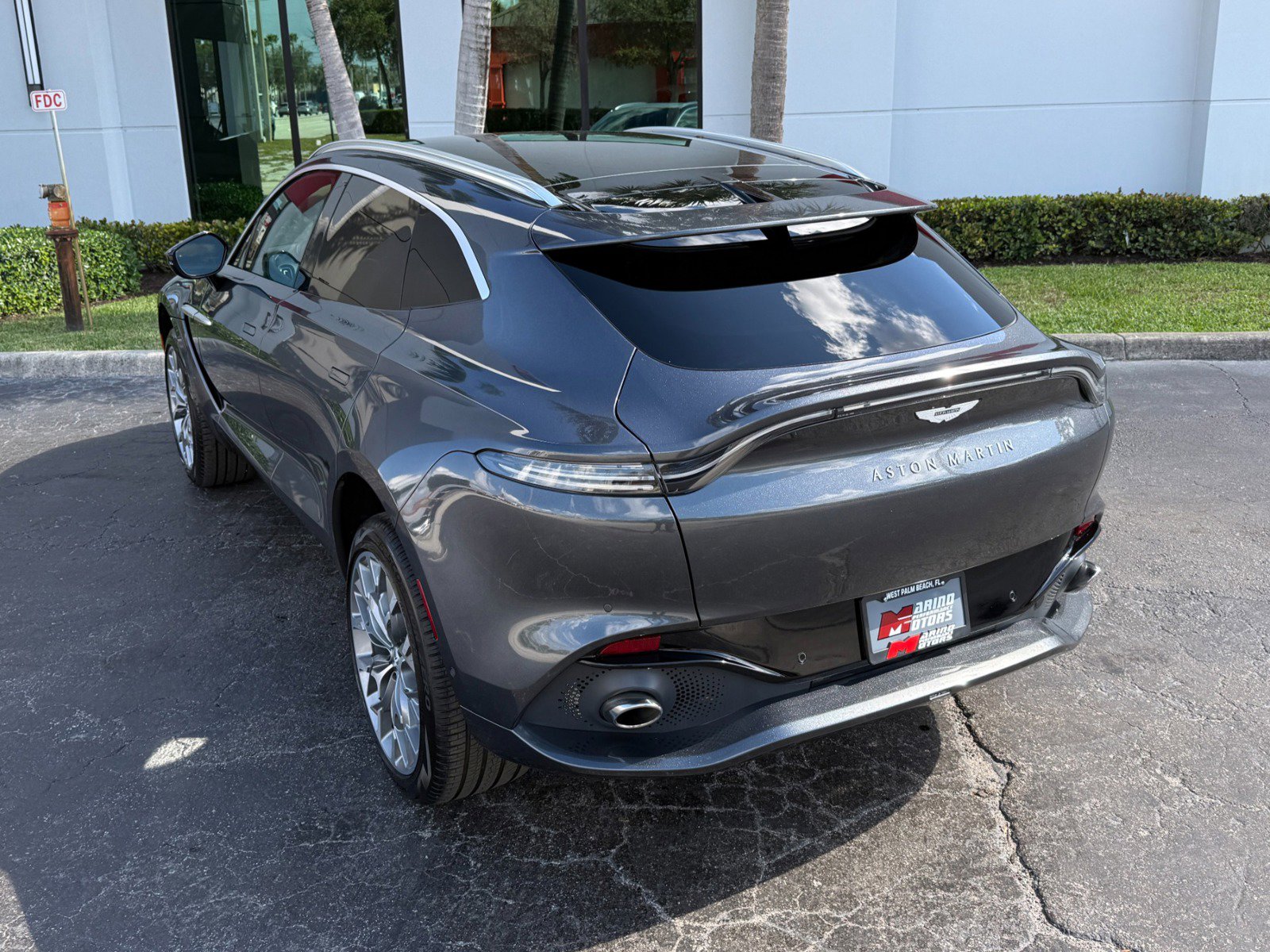 Used 2022 Aston Martin DBX image 14