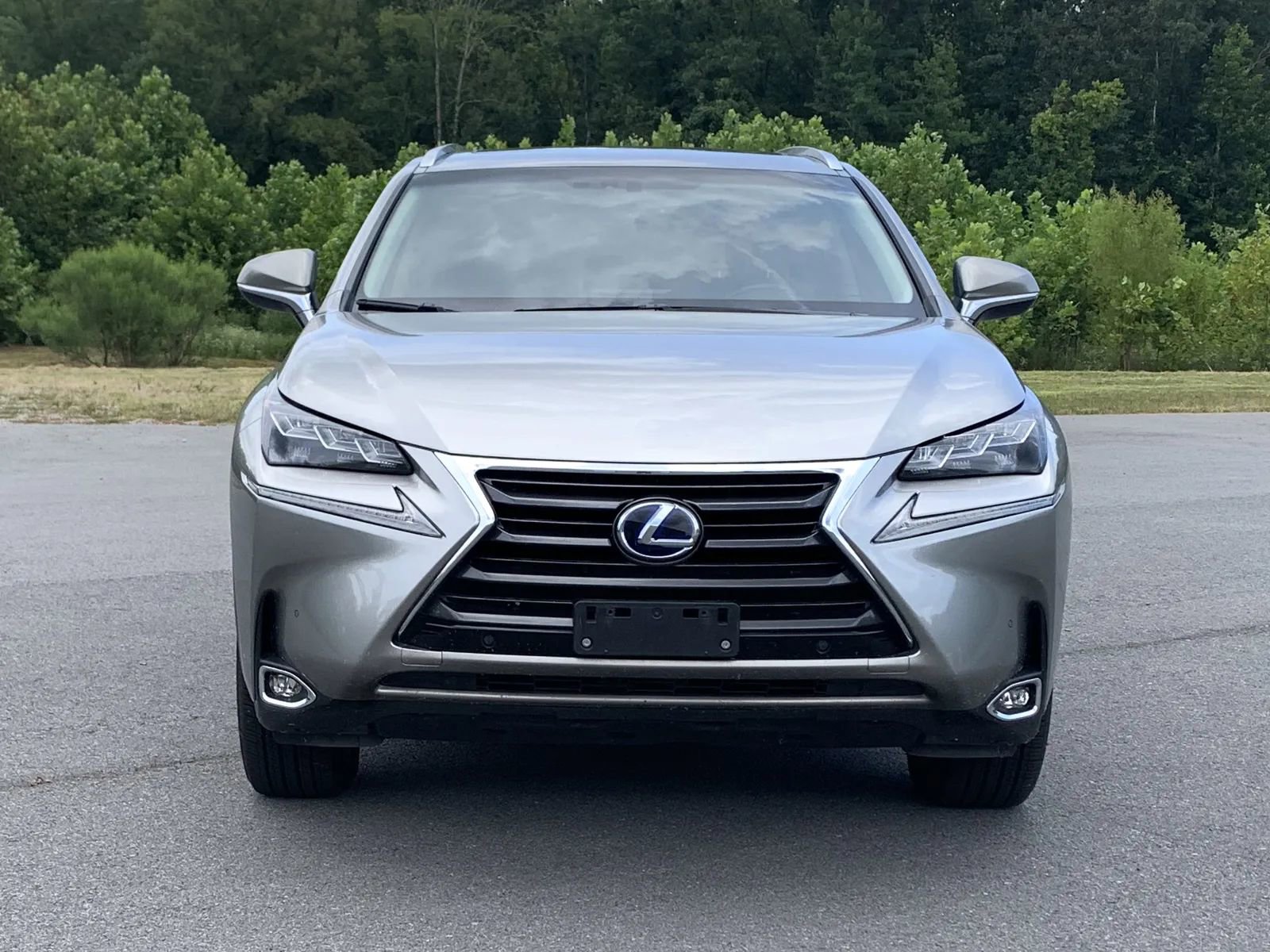 Used 2016 Lexus NX 300h AWD w/ Luxury Package image 2