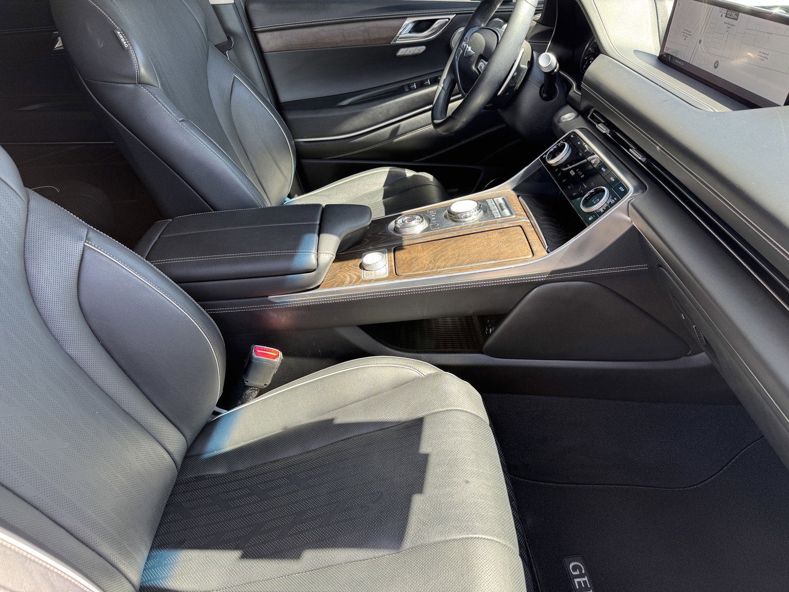 Used 2023 Genesis GV80 2.5T w/ Advanced Package image 8