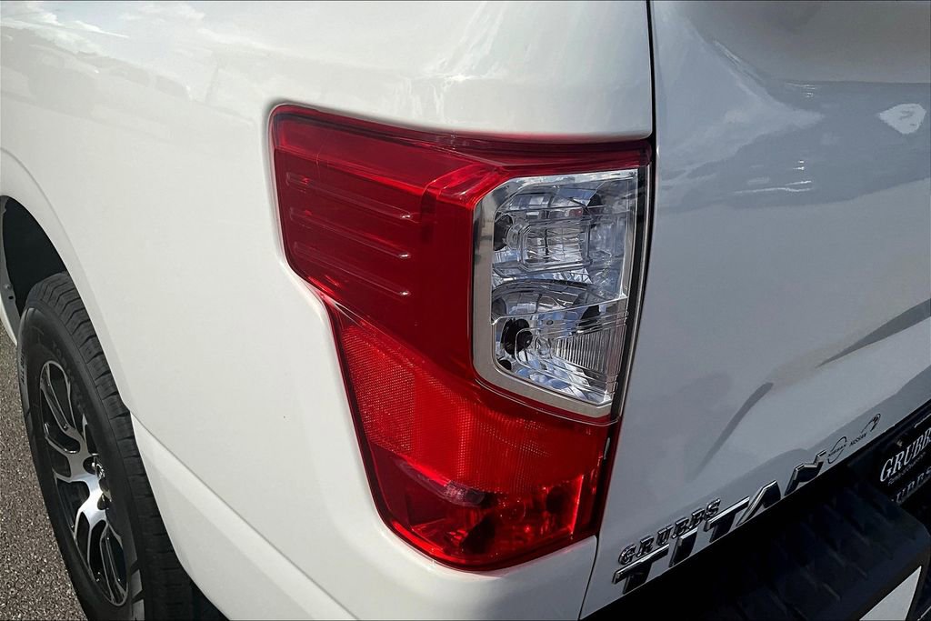 Used 2023 Nissan Titan SV image 38