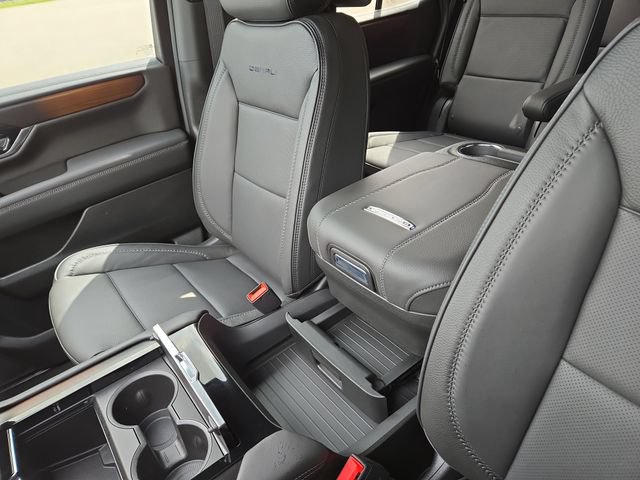 New 2026 GMC Yukon Denali w/ Denali Reserve Package AWD/4WD image 22