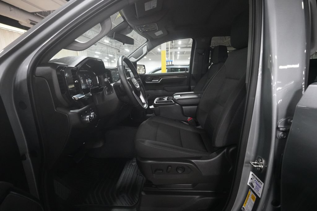 Used 2025 GMC Sierra 1500 Elevation AWD/4WD image 7