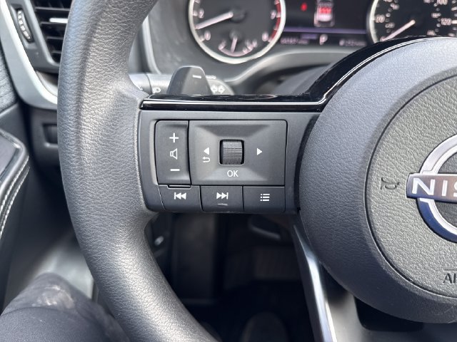 Certified 2023 Nissan Rogue SV FWD image 30