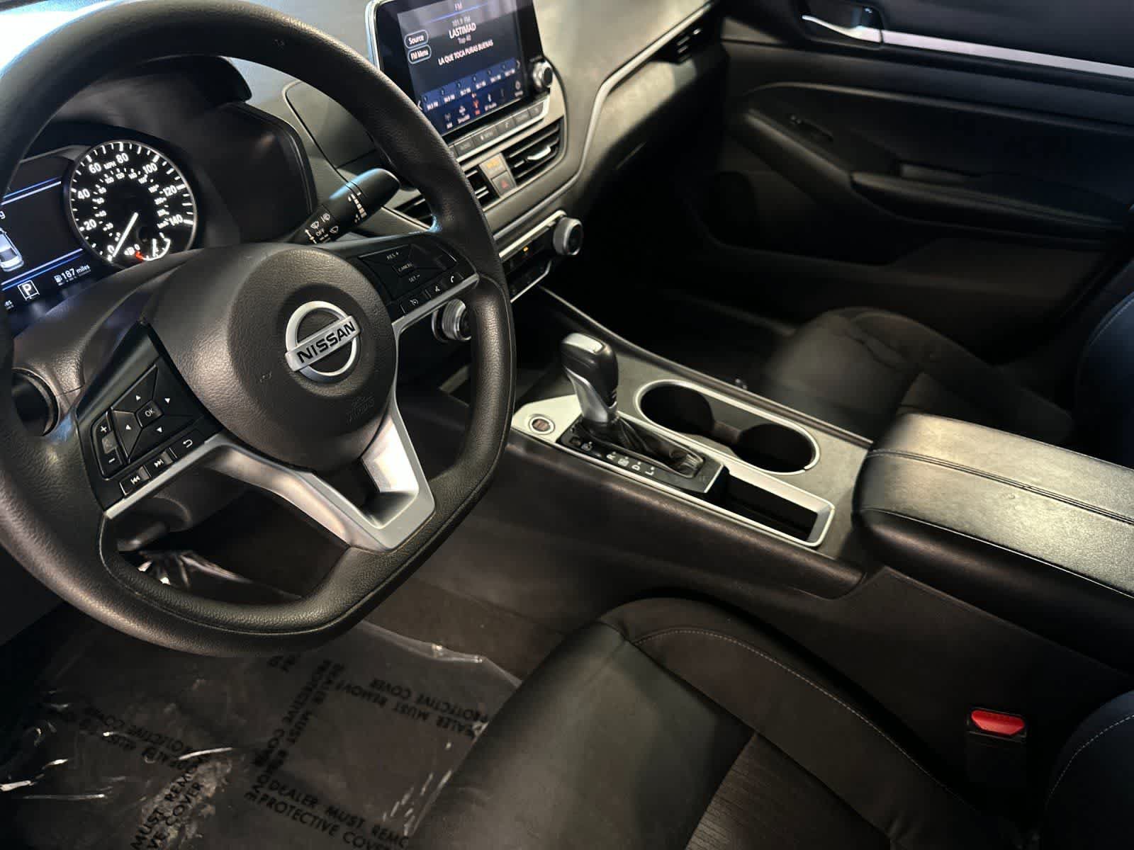 Used 2022 Nissan Altima 2.5 SV FWD image 12