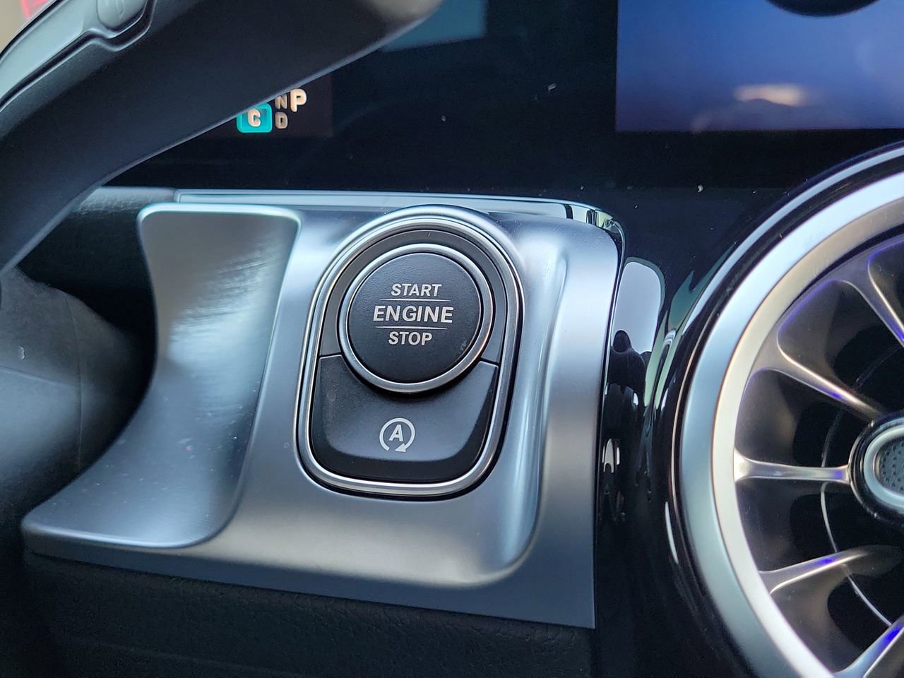 New 2026 Mercedes-Benz GLB 250 image 18