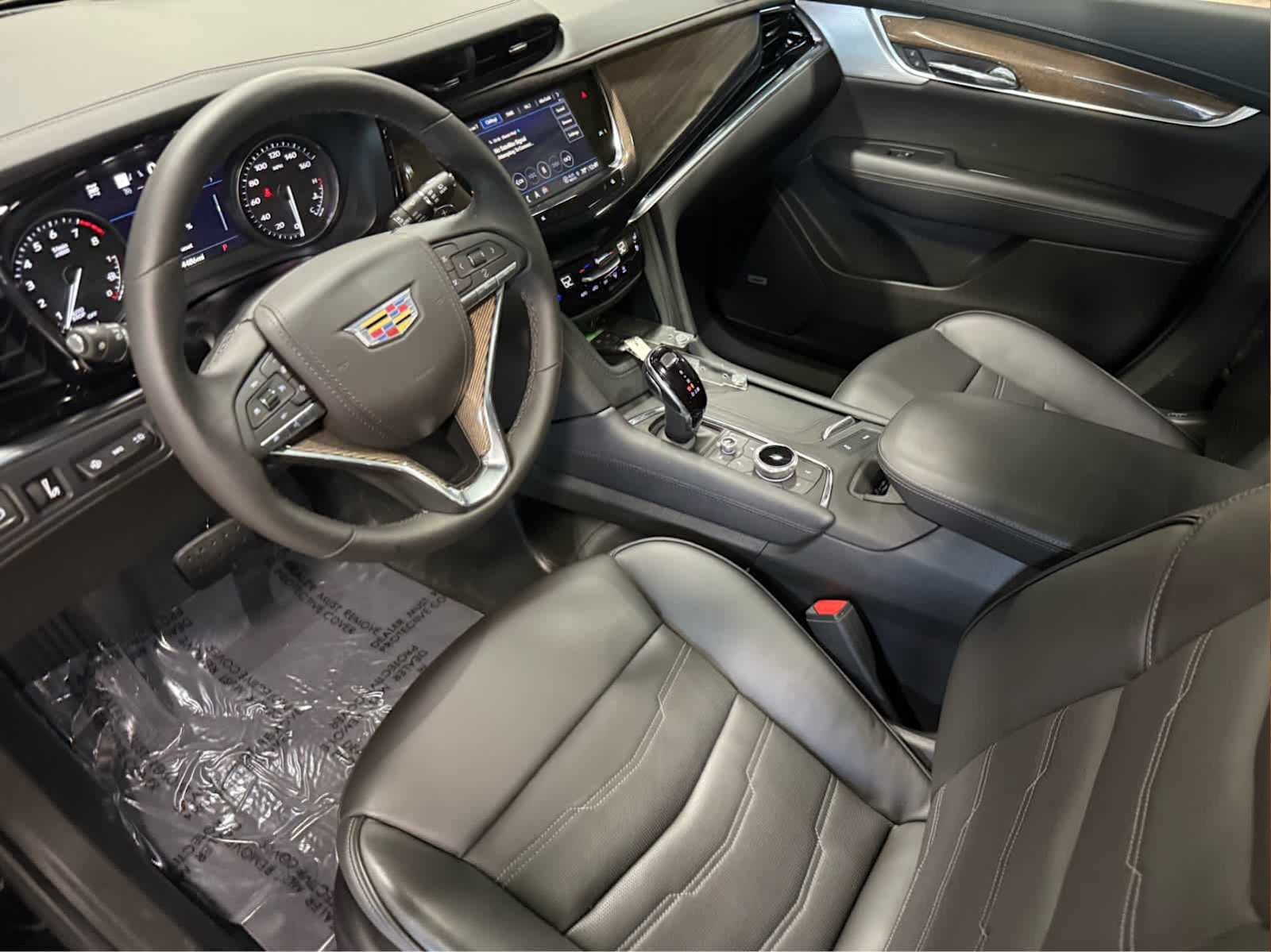 Used 2024 Cadillac XT6 Premium Luxury w/ Platinum Package AWD/4WD image 14