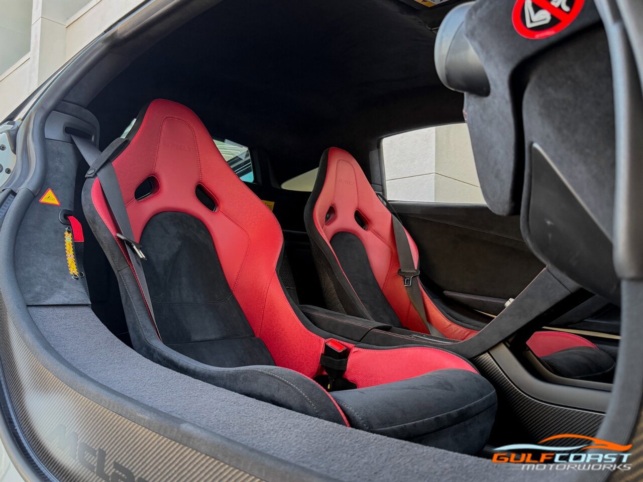Used 2016 McLaren 675LT image 33