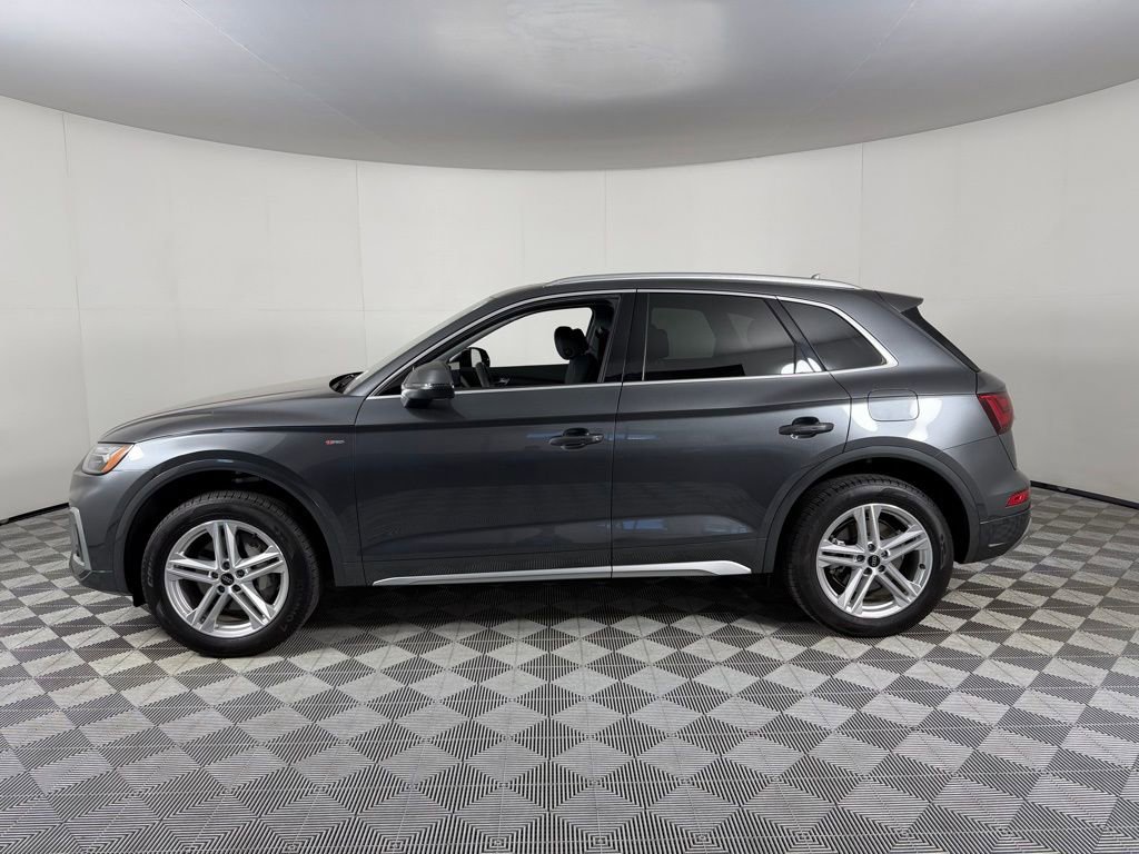 Used 2024 Audi Q5 e Premium Plus w/ Premium Plus Package image 9