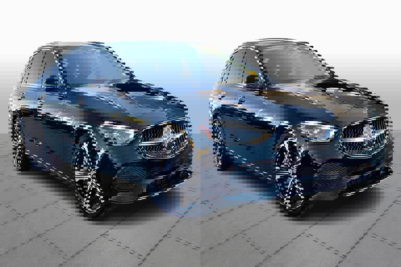 Used 2022 Mercedes-Benz C 300 4MATIC Sedan image 3