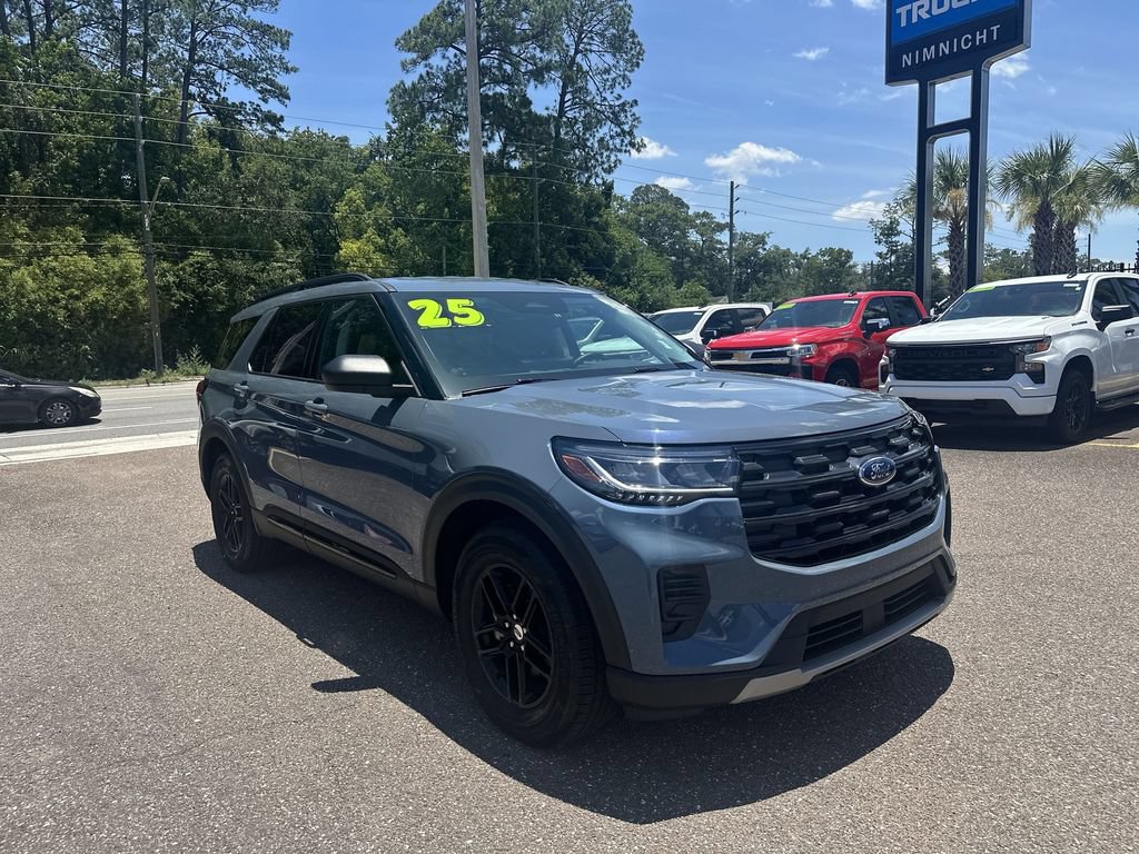Used 2025 Ford Explorer Active RWD image 10