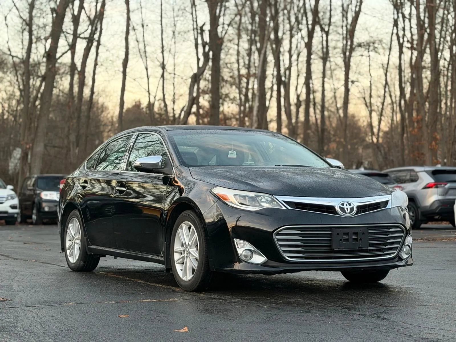 Used 2014 Toyota Avalon XLE image 2