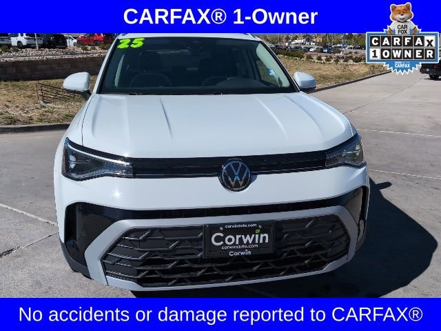 Used 2025 Volkswagen Taos SE AWD/4WD image 2