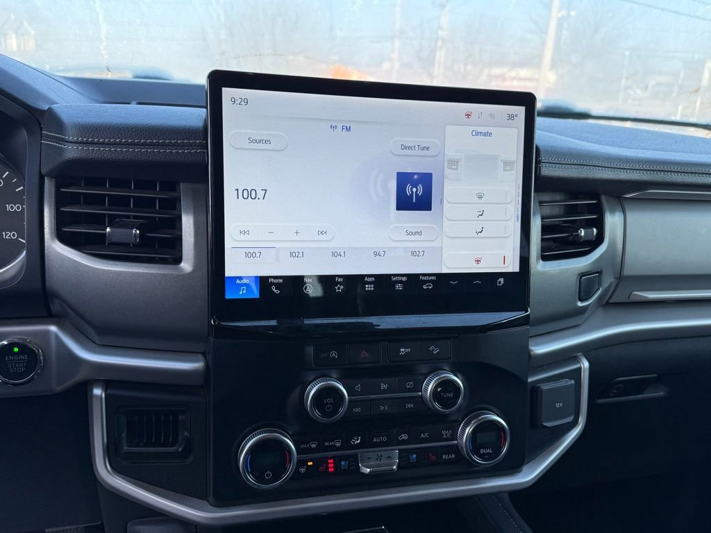 Used 2024 Ford Expedition Max XLT image 19