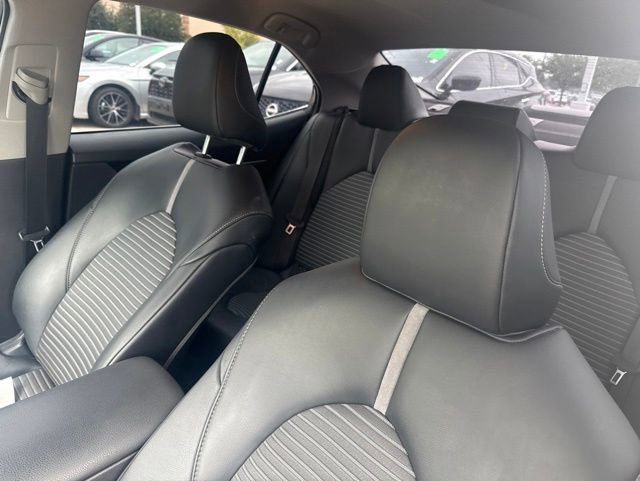 Used 2020 Toyota Camry SE FWD image 9