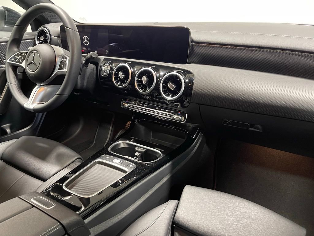Used 2025 Mercedes-Benz CLA 250 4MATIC image 28
