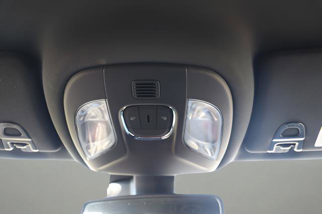 Used 2023 Jeep Compass Latitude image 12