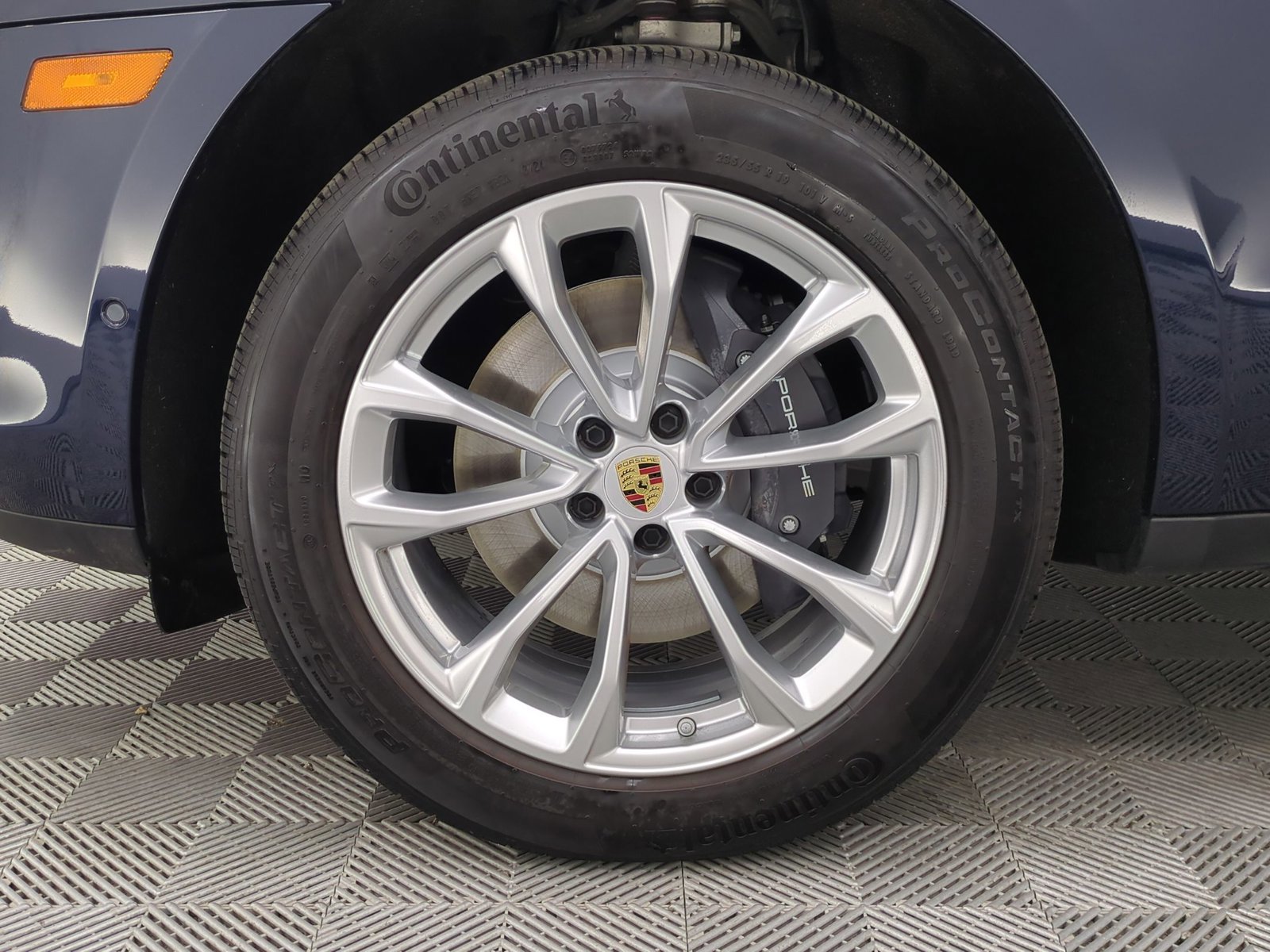 Certified 2023 Porsche Macan Turbo image 29