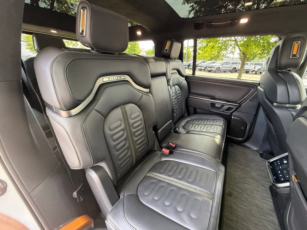 Used 2023 Rivian R1S Adventure AWD/4WD image 27