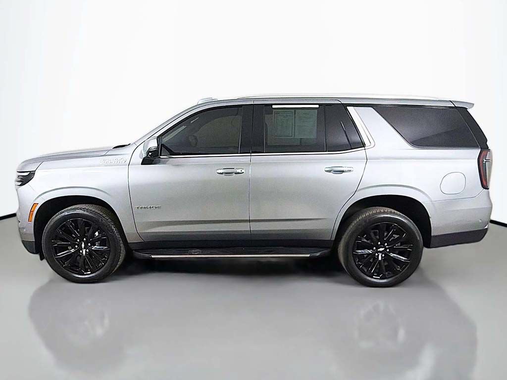 Used 2025 Chevrolet Tahoe High Country AWD/4WD image 17
