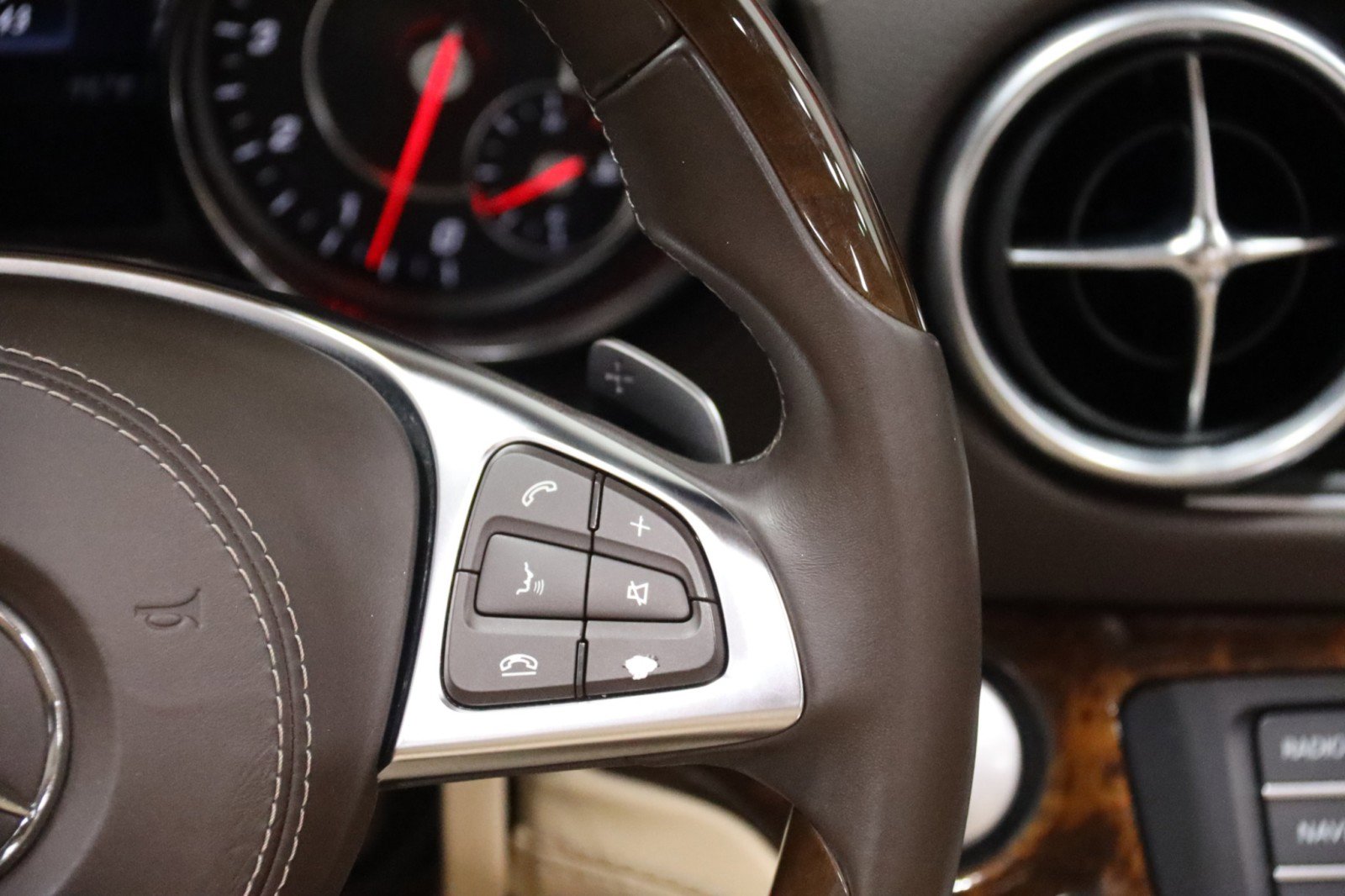 Used 2018 Mercedes-Benz SL 450 image 49