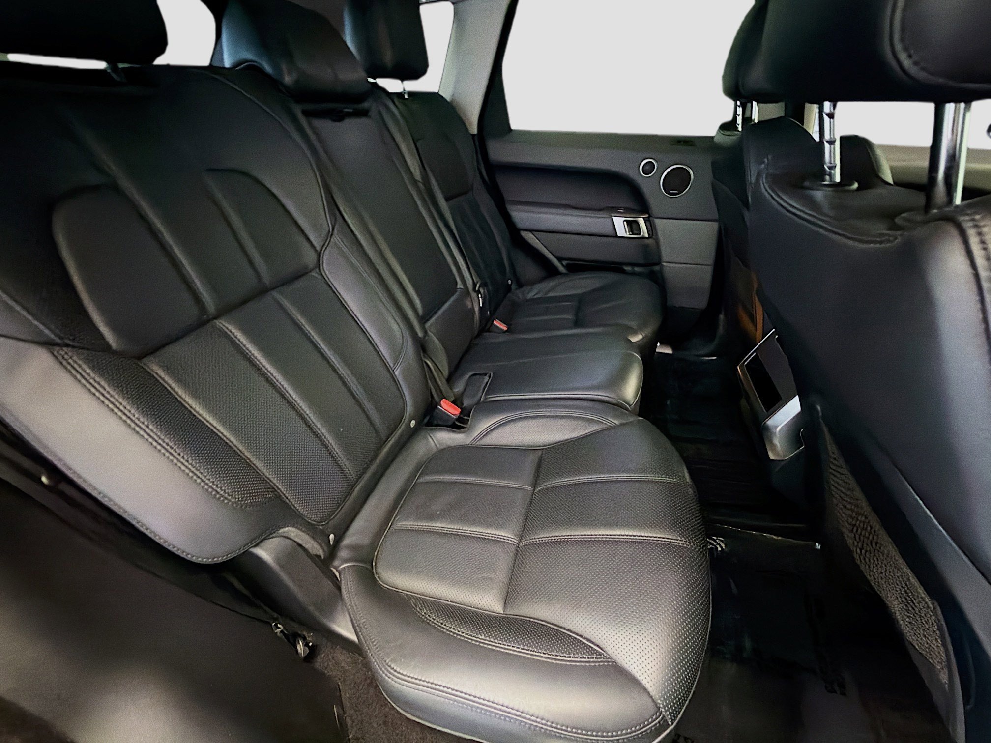 Used 2015 Land Rover Range Rover Sport HSE image 14